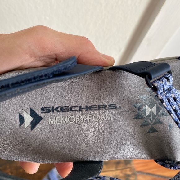 Sketchers Memory Foam Velcro Adjust Heel w/ Stretch foot Straps - Picture 6 of 10